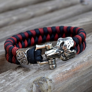 Black and red paracord bracelet with brass shackle, lada star bead, viking jewelry, gift for him, mens bangle, armband, viking jewelry