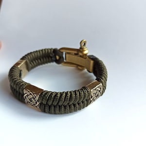 Paracord Männer Armband, Slawisches Schutzsymbol, Armband für Männer, Svarog Perle, Geschenk für Ihn