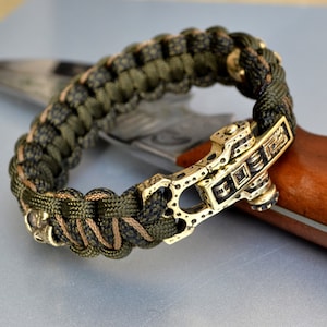 Steampunk bracelet with brass shackle, scull beads, mens bracelet, armband, bangle, gift for him