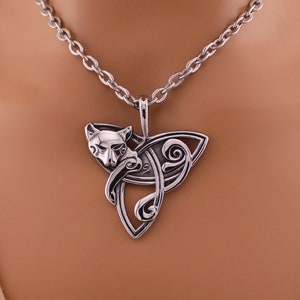 Trinity Knot Fox Necklace - Discreet Day Collar