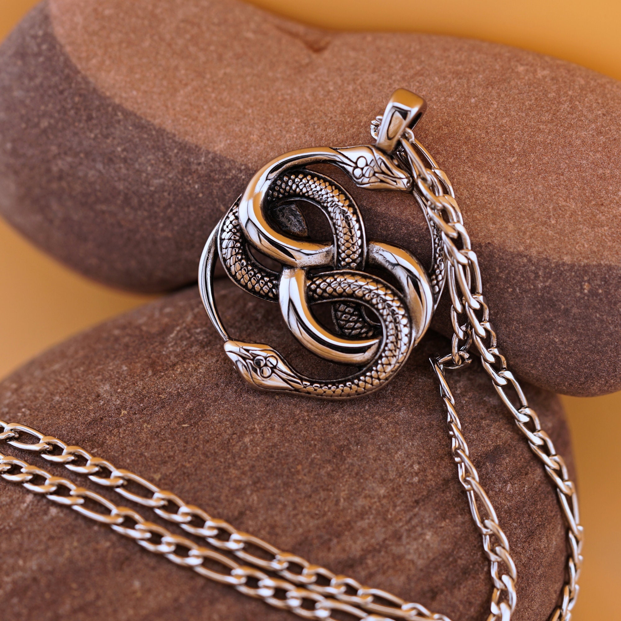 Collar Infinito de Serpiente de Doble Cabeza – Gótico, Brujo, Fantasía