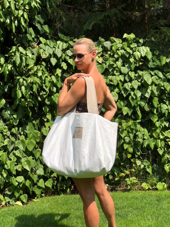 Big white tote bag best sale