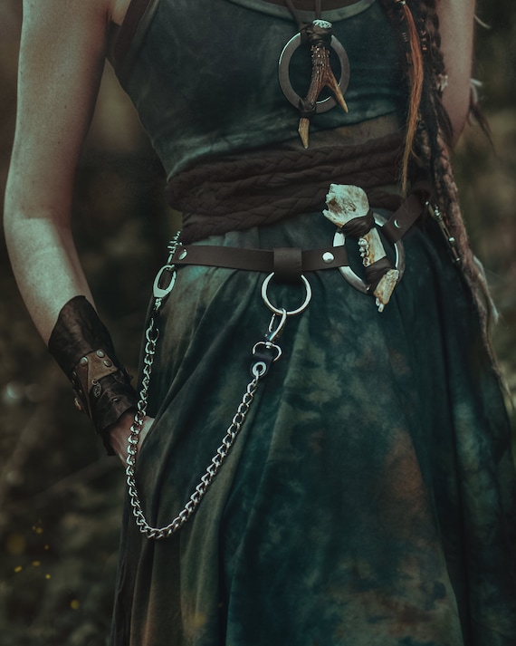 Druid Leather Belt: Elk Jaw Bone, Chain O-ring - Adjustable  display picture 3