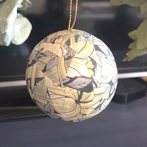 William Morris Druck Decoupage Weihnachtskugel