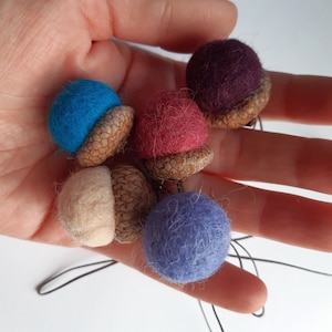 Lot de 5 glands décoratifs faits main en feutre de laine / Coloré 1