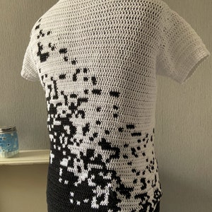 Men's Crochet Pattern, Diagonal Fade T-Shirt image 2