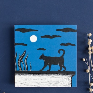 Chat de carte postale à la pleine lune, illustration