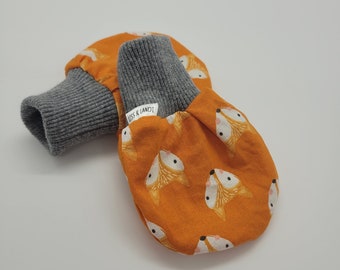 Baby Mitts | Foxes | Newborn up to 18 months | Seam-free, scratch mitts