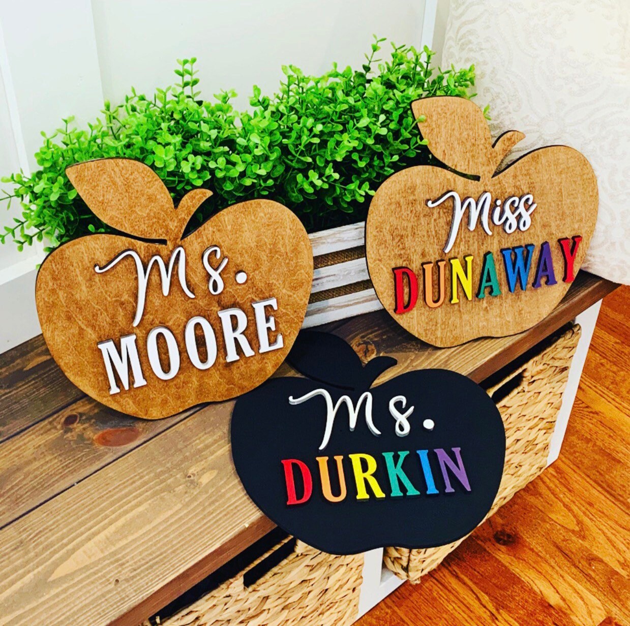 Personalized Teacher Gift. Back to school gift. Teacher Appreciation. Teacher apple. Teacher desk sign. Classroom sign. Classroom decor.