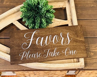 Favors wedding sign. Rustic wedding sign. Please take a favor. Wedding decor. Wedding signs. Favors decor. Wedding table sign. Favors table.