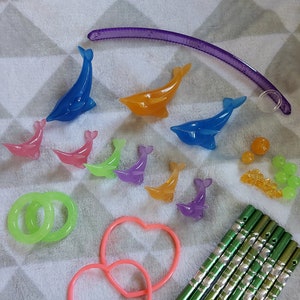 DIY Kit para montar, móvil delfines en suspensión.