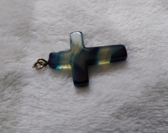 Cross-shaped pendant