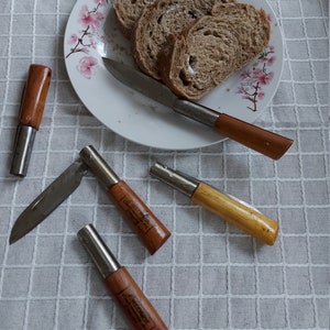 Zelfgemaakt zakmes. Vouwen. Handgemaakt.