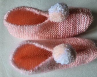 Slippers, slippers, slippers for home in crochet, handmade. Several models.
