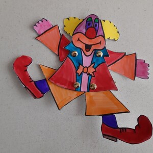Juegos sencillos para niños. Marioneta payaso, movil de cartón. Caretas de animales. Hecho a mano.
