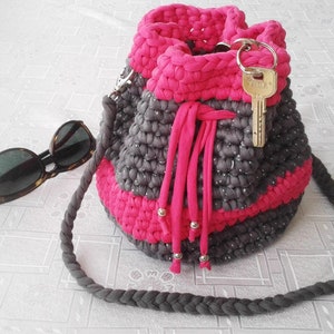 Sack shoulder bag, handmade in crochet trapillo image 1