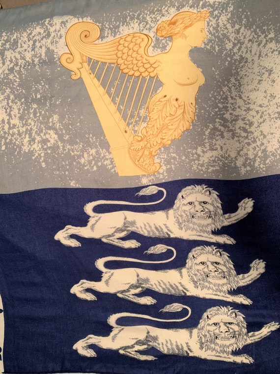 English Wall Hanging/Vintage English 3 Lions Wall Han… Gem