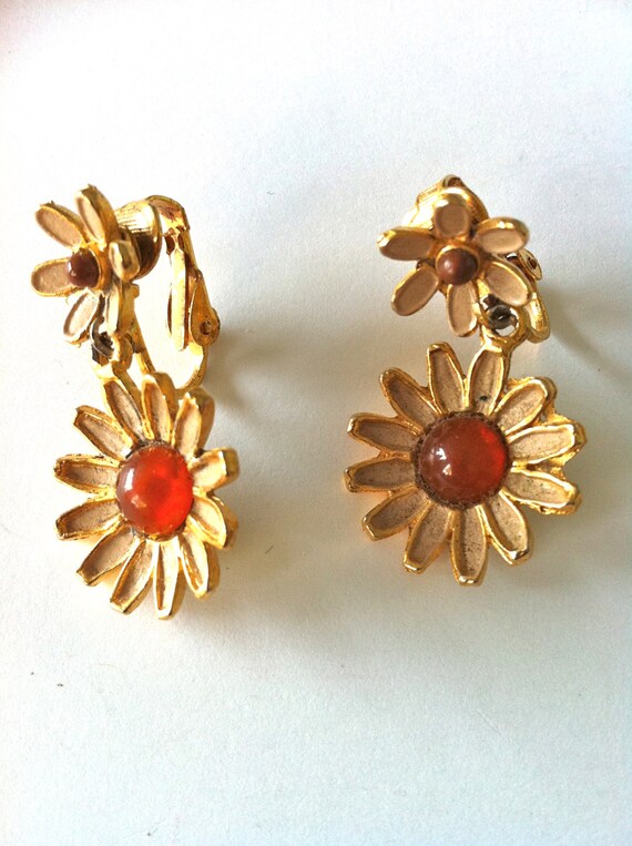 Weiss Daisy Earrings 1960's/Designer Earrings/Ambe