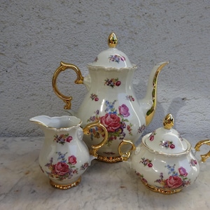 VINTAGE centerpiece, white gold rim Petit Fleur coffee pot milk jug sugar bowl, coffee service teapot milk jug, jug milk sugar
