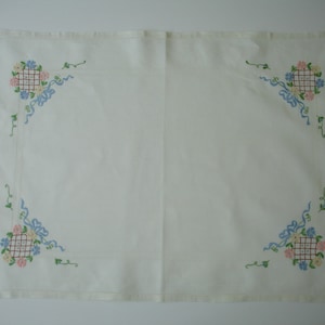 Tray Cloth Embroidered Vintage Pink Blue and Yellow Flowers 22&quot; x 16&quot; Table Linens