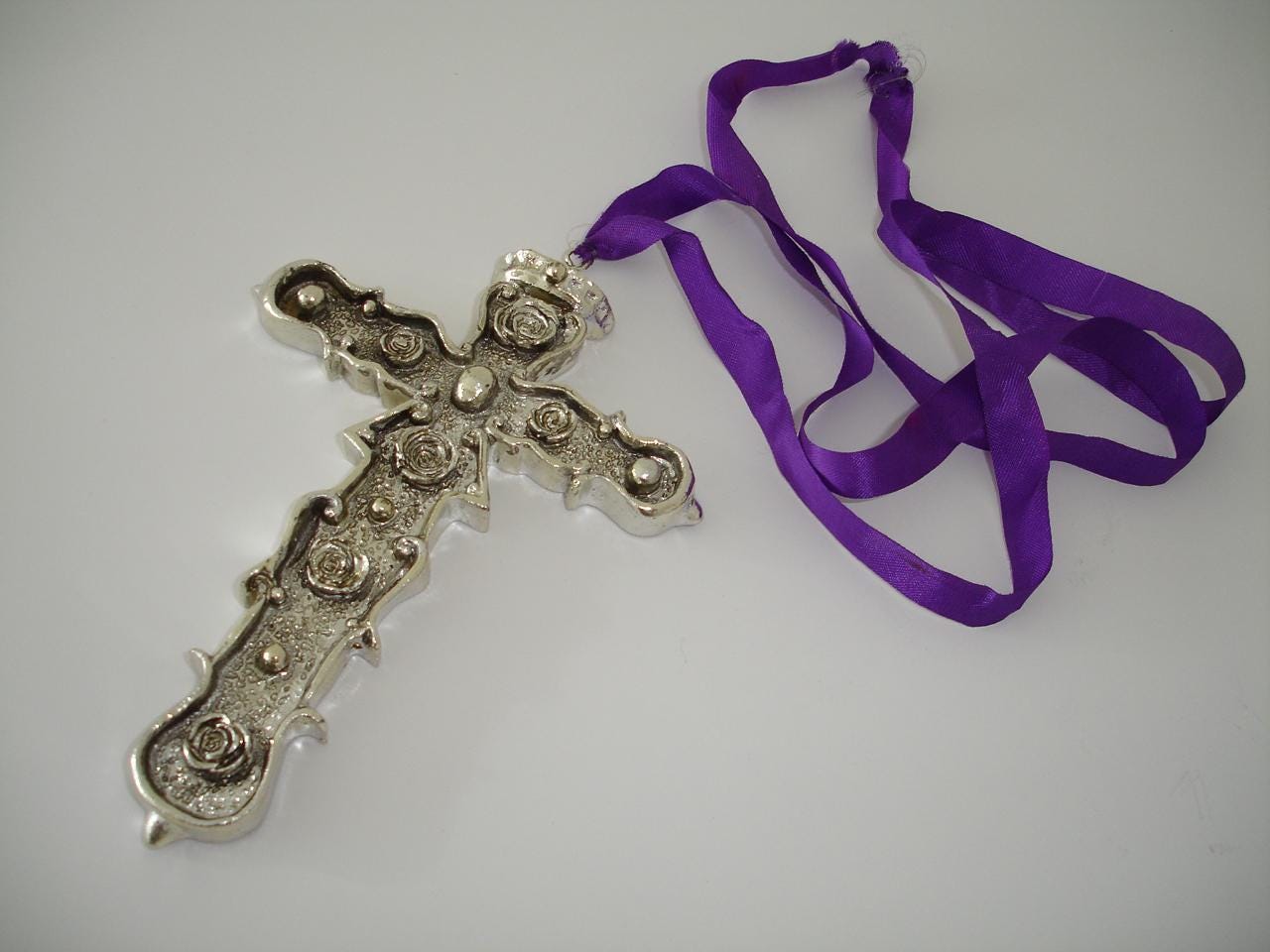 Cross Pendant With Roses Silver Coloured Metal LARGE Decorative