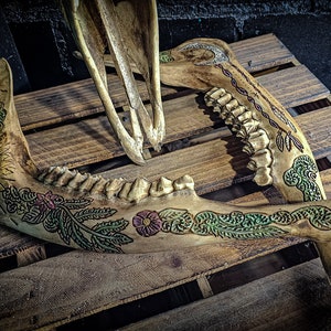 Made to order deer stag jaw engraved sculpture real bone animal ornaments filigree floral
