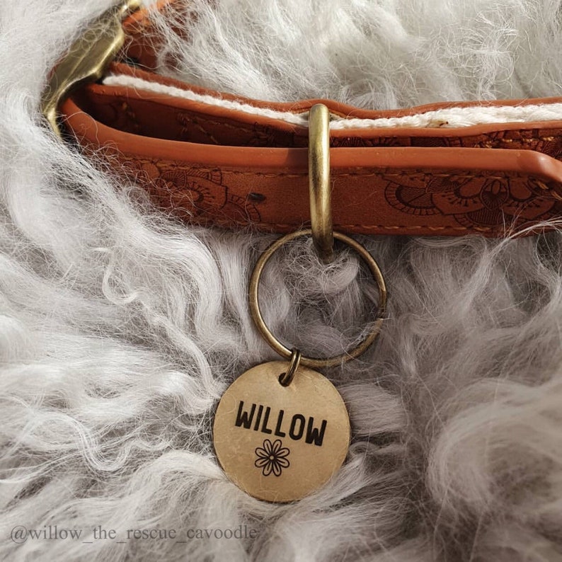 Custom Dog Name Tag, Personalised Circle Dog Tag, Pet Name Keychain, Pet ID Name Tag, Cat Collar Tag, Name Engraved Keychain, Cat Name Tag image 2