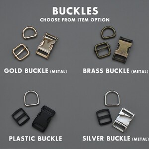 Op de afbeelding: Vier verschillende soorten gespen voor banden of riemen. De gespen zijn goud, messing, zilver en zwart plastic. De tekst "BUCKLES" en "CHOOSE FROM ITEM OPTION" staat bovenaan de afbeelding. De tekst "GOLD BUCKLE (METAL)", "BRASS BUCKLE (METAL)", "PLASTIC BUCKLE" en "SILVER BUCKLE (METAL)" staat onder elke gesp.