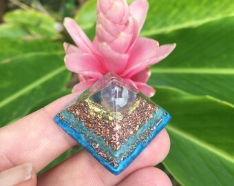 Huapala Pretty MICRO MINI Orgone Pyramid with Grape Agate and Gold (tiny)