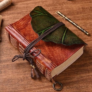 Caderno de couro com estampa de folha de lótus, sofisticado, estilo retrô, feito à mão, para viagens, com capa grossa, personalizado, criativo e nostálgico, em papel kraft, tamanhos A5 e A6 (480 páginas).