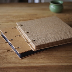 Álbum de recortes personalizado de 10 x 10. Libro de recuerdos hecho a mano en arpillera kraft. Álbum de fotos retro para bebés. Libro de visitas de boda. Álbum de recortes minimalista.