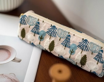 Estuche para lápices de tela con bordado de árboles, estuche artístico de lino con cremallera, bonito estuche para bolígrafos, neceser portátil, estuche para maquillaje, estuche para bolígrafos, regalo de papelería para ella.