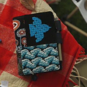 Retro Handmade Quilted Notebook Journal Cover Black Bird Embroidery Flower Wave Lace Patchwork Cloth-Leather A5 A6 B6 Planner Diary Gift
