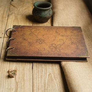 Álbum de recortes retro con flores de vid, tamaño A4. Álbum de fotos hecho a mano. Álbum de recortes de bodas. Álbum de fotos de bebés. Regalo de aniversario. Libro de aventuras. Libro de visitas