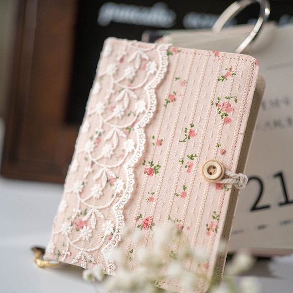 Cuaderno de encaje de flores rosas Diario de tela original A5 A6 Cuaderno floral hecho a mano Cuaderno en blanco forrado Lindo regalo lácteo de viaje para ella