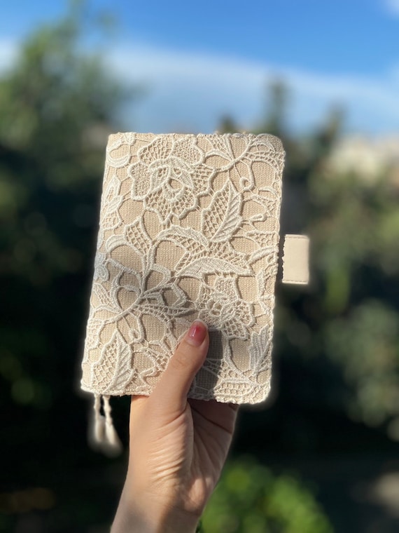 2025 A5 Day-to-a-Page Diary/Planner – Floral Print Softcover PU, Gold Embossed