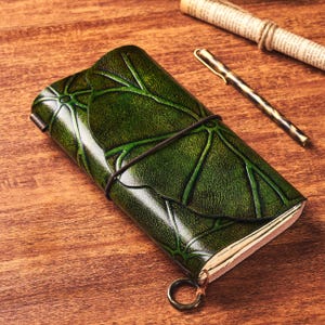 Lotus Leaf Travelers Notebook Handmade. Vintage Leather Cover Junk Journal Notebook Refillable. Sketchbook Diary with Blank Lined Pages 216P