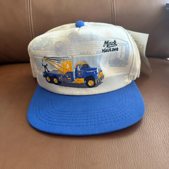 帽子 MACK TRUCKS vintage trucker cap Mack Trucks Hat: Green/White/Gold Snapback Foam Trucker Hat
