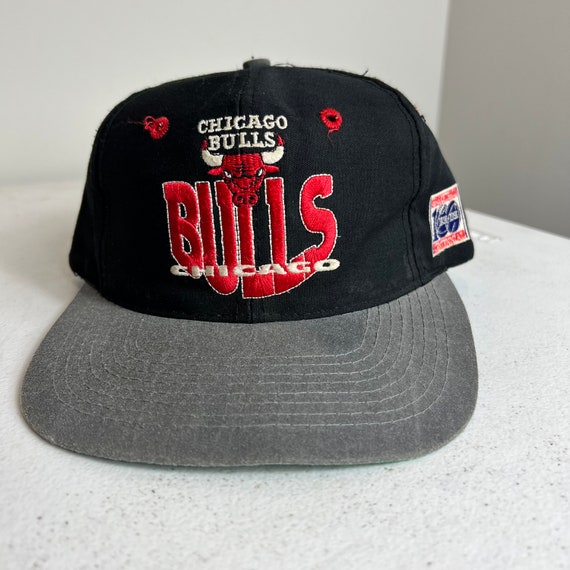 Vintage Chicago Bulls Snapback Hat Adjustable 90s… - image 1
