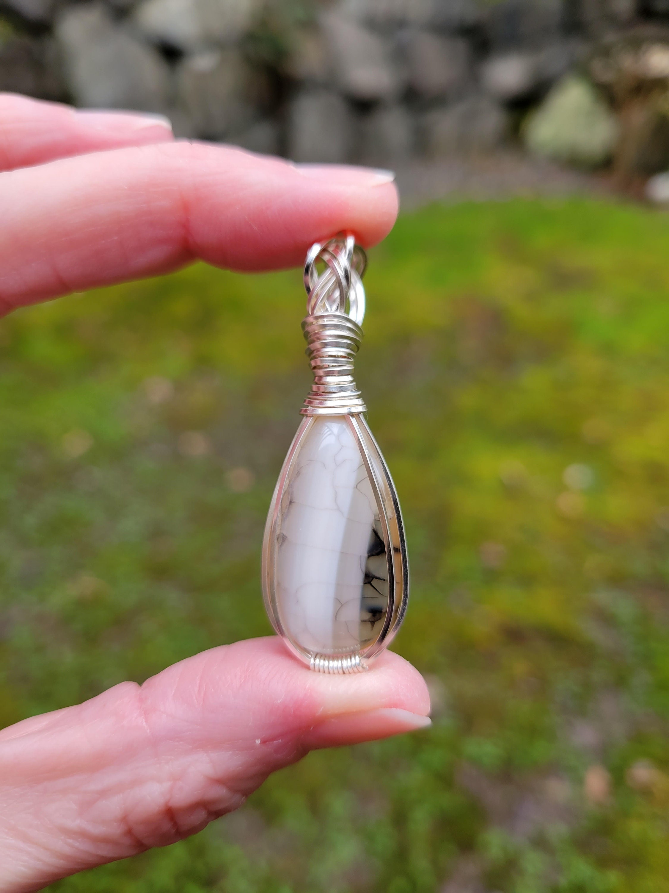 White Black Dragon Vein Agate Pendant 