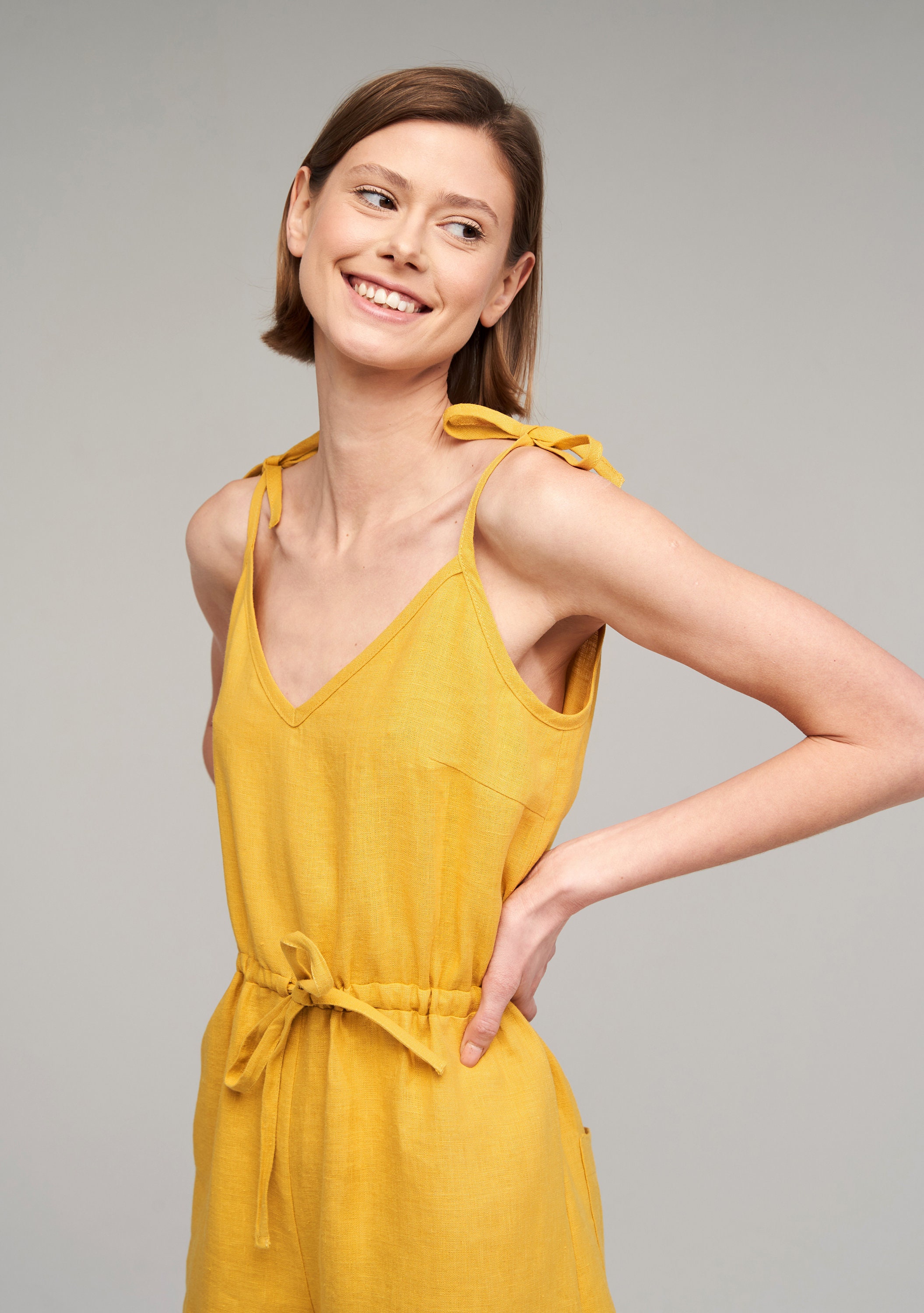 Sale♬タグ付き未使用★Kiira Linen quilt jump suit Short Jumpsuit for Woman KEIRA, Linen Strap Romper