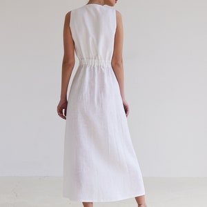 Robe maxi en lin RIVIERA, Robe longue sans manches, Robe portefeuille en lin blanc, Robe portefeuille, Robe en lin, Robe d'été, Robe en lin naturel image 5