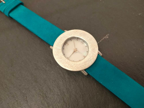 Plain silver deals watch
