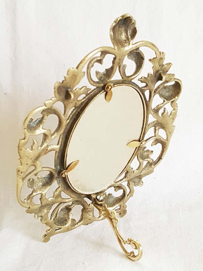 Vintage Rococo Style With Scrolls And Acanthus Leaves Brass Glass Oval Picture Frame