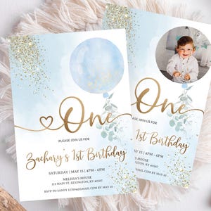 Invito modificabile per il primo compleanno di un bambino in blu, invito per il primo compleanno con palloncino blu, invito per il compleanno di un bambino con palloncino acquerello blu oro e glitter