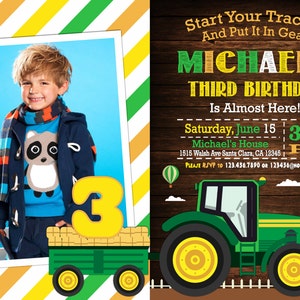 K&ouml;nnte beinhalten: Eine Geburtstagseinladung f&uuml;r einen Jungen namens Michael, der seinen dritten Geburtstag feiert. Die Einladung zeigt einen gr&uuml;nen Traktor mit einer gelben Zahl drei auf einem Heuballen. Die Einladung hat einen Holzmaserungshintergrund mit blauem Himmel und wei&szlig;en Wolken. Der Text auf der Einladung lautet "Start Your Tractor And Put It In Gear Michael's Third Birthday Is Almost Here! Saturday, June 15 3:00 PM Michael's House 1515 Walsh Ave Santa Clara, CA 12345 Please RSVP to 123.456.7890 or 123456@hotmail.com"