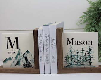 Sujetalibros de madera personalizado para niños de montaña, recuerdo temático del libro de baby shower, decoración de estantería de guardería temática Explorer