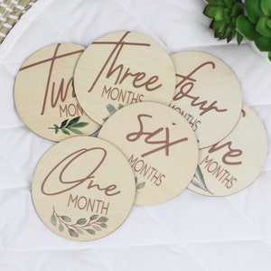 Cartes d'étape pour bébé, panneaux d'étape en bois, accessoire de photographie botanique pour nouveau-né, faire-part de naissance, cadeau de baby shower