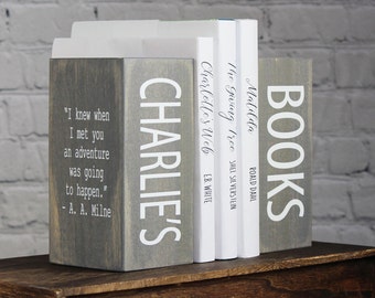 Customized Wooden Bookend, Personalized Keepsake for Children, Baby Shower Book Theme, Reader Gift