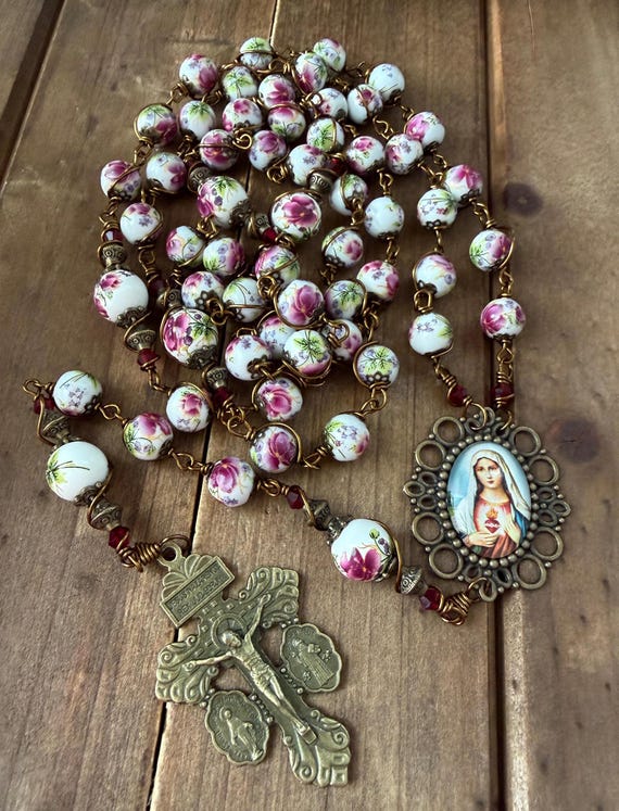 Sacred Heart of Mary Ceramic beads Rosary, wire Wrapped beads Rosary, Handmade.